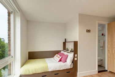 Premium En Suite at Davidson House, 3-5 Penrhyn Road, Surbiton, Kingston, KT12BT - Image 3